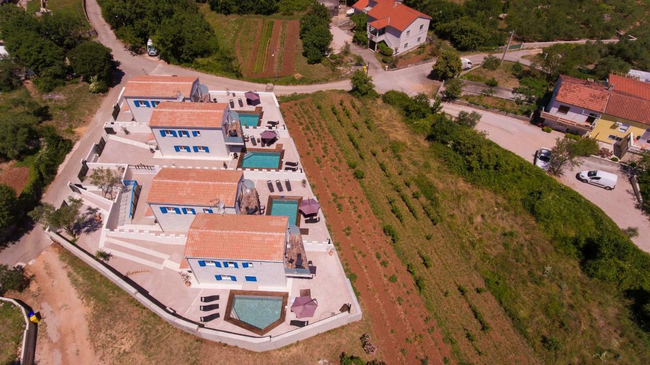 Pax Houses Vrh  Buitenkant foto